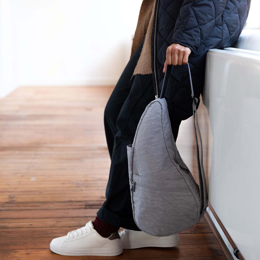 ヘルシーバックバッグ S テクスチャードナイロン ロケットグレー 着用イメージ