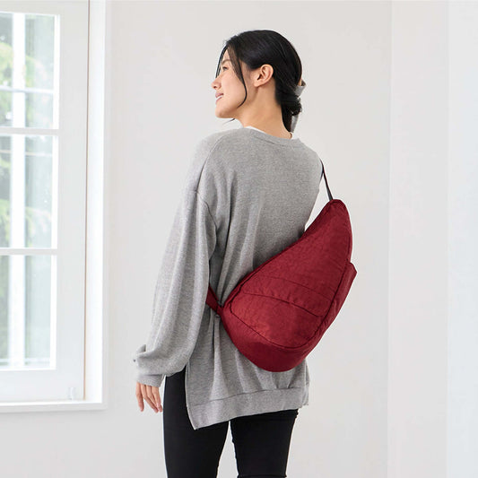 ヘルシーバックバッグ S テクスチャードナイロン ガーネット 着用イメージ