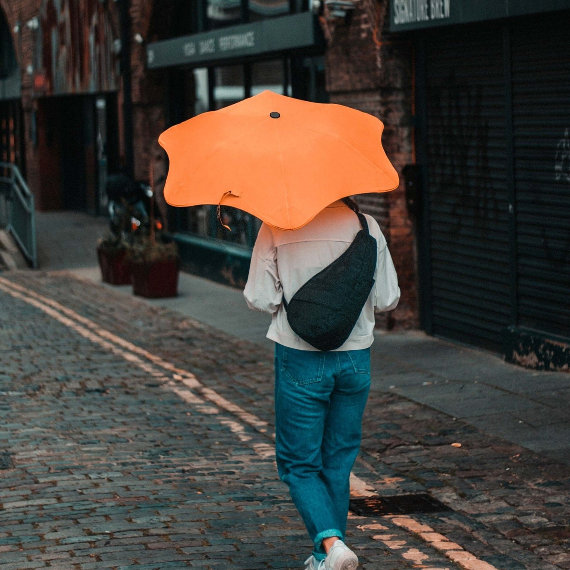 ヘルシーバックバッグ S テクスチャードナイロン ブラック 着用イメージ