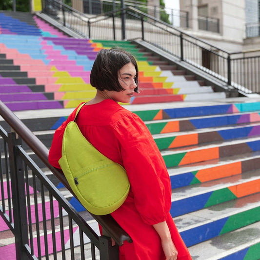 ヘルシーバックバッグ S テクスチャードナイロン リモンチェッロ 着用イメージ